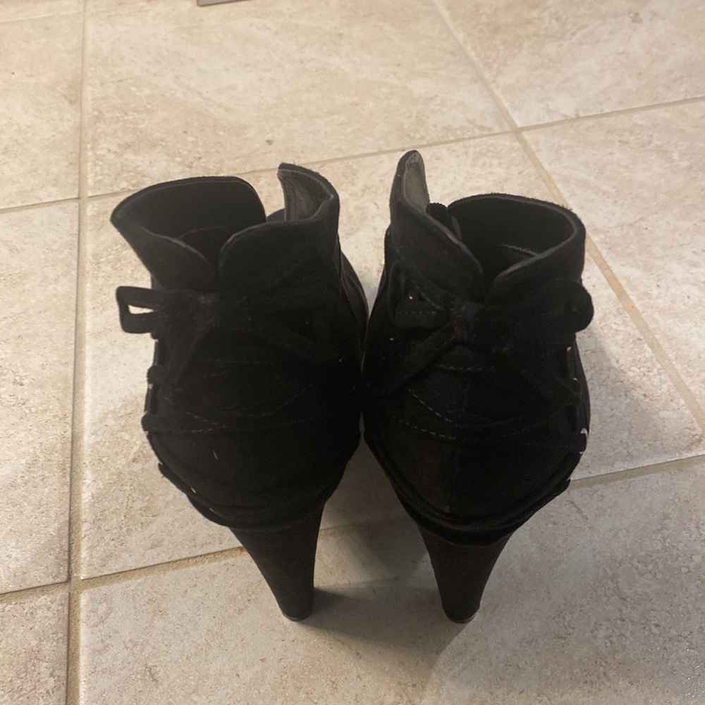 Guess booties - Picture 3 of 4